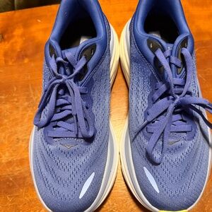 Women’s Hokas Size 7
